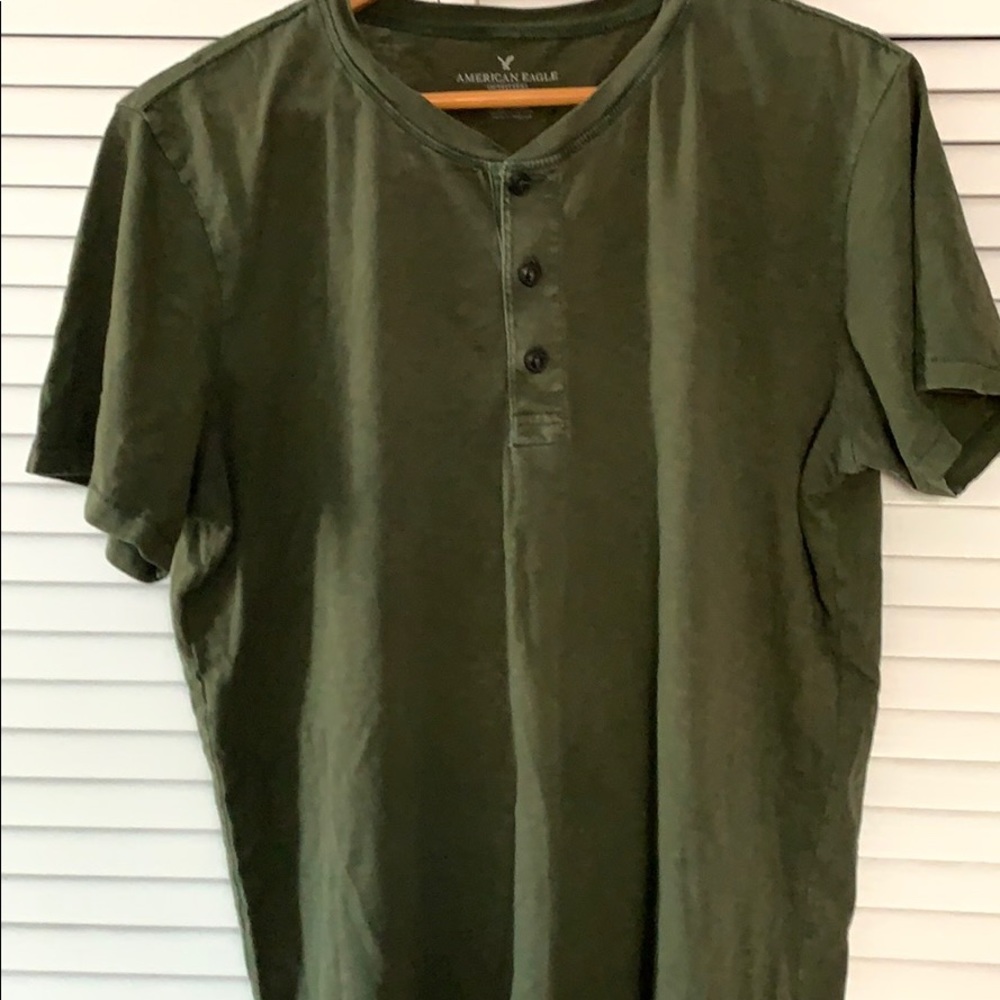 American eagle t shirt
